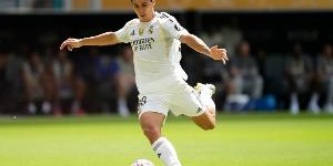 莫伦特斯：贡萨洛-加西亚是世俱杯最大惊喜 希望恩德里克能被外租